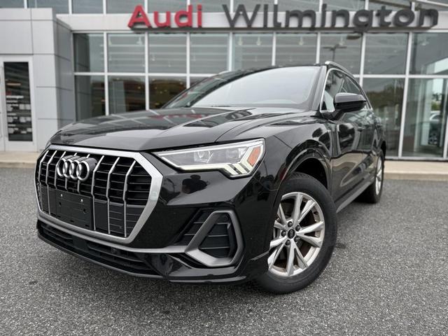 Photo of 2024 Mythos Black Metallic Audi Q3