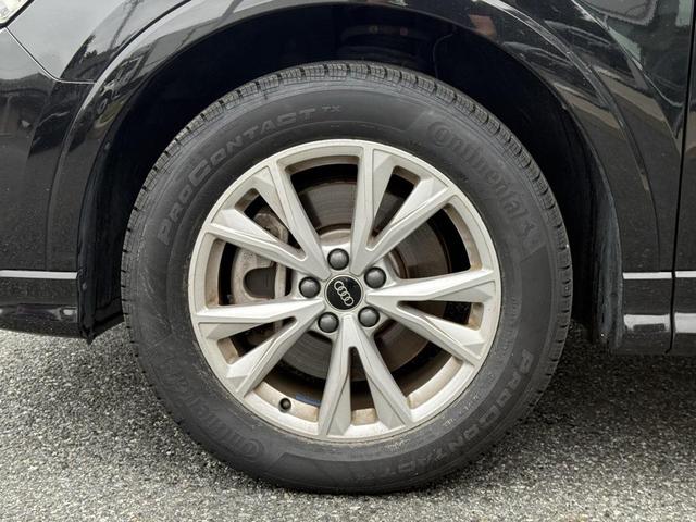 Photo of 2024 Mythos Black Metallic Audi Q3