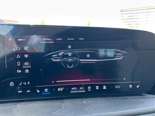 Photo of 2025 Glacier White Metallic Audi Q5