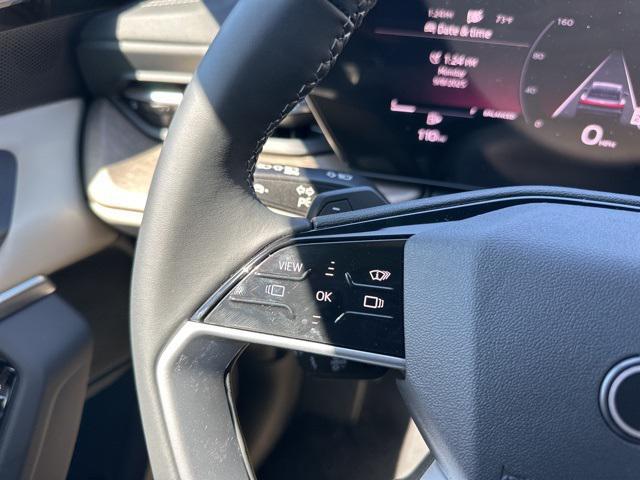 Photo of 2025 Glacier White Metallic Audi Q5