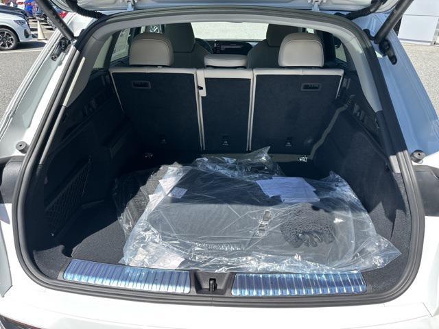 Photo of 2025 Glacier White Metallic Audi Q5
