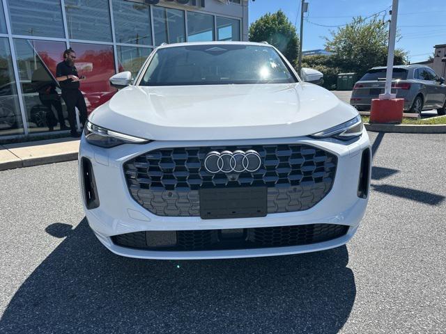 Photo of 2025 Glacier White Metallic Audi Q5