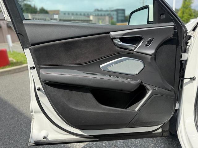 Photo of 2023 Platinum White Pearl Acura RDX