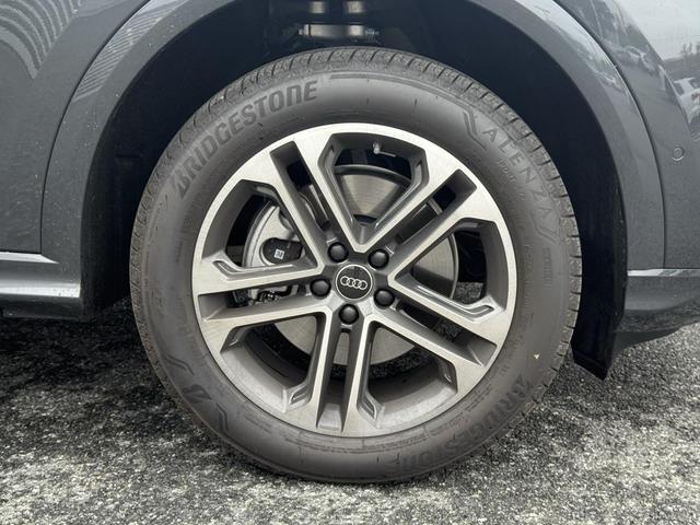 Photo of 2025 Tambora Gray Metallic Audi Q5