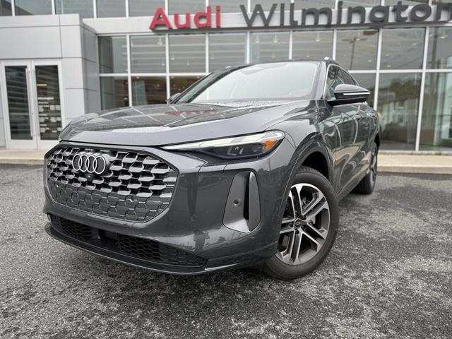Photo of 2025 Tambora Gray Metallic Audi Q5