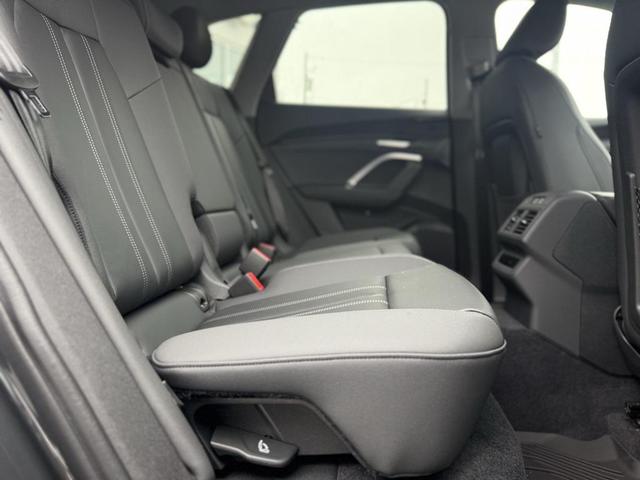 Photo of 2025 Tambora Gray Metallic Audi Q5
