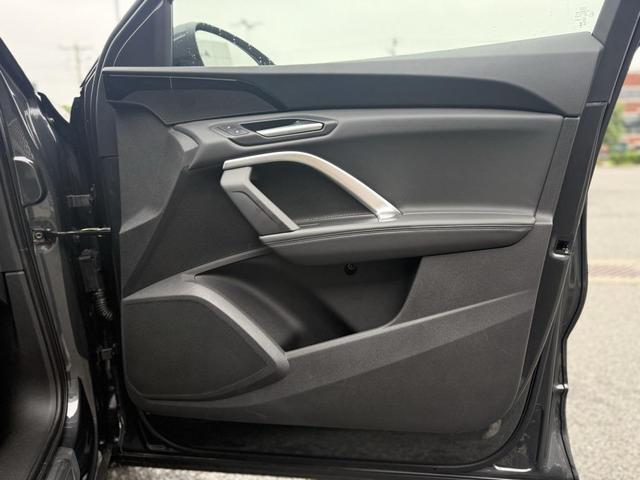 Photo of 2025 Tambora Gray Metallic Audi Q5