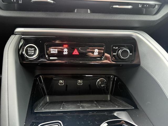 Photo of 2025 Tambora Gray Metallic Audi Q5