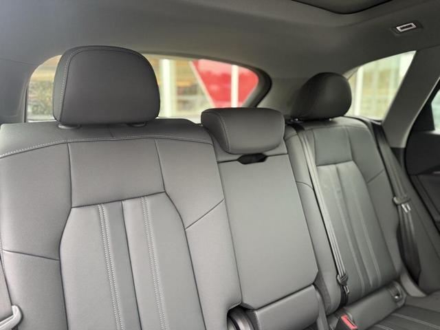 Photo of 2025 Tambora Gray Metallic Audi Q5