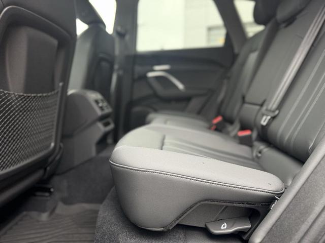 Photo of 2025 Tambora Gray Metallic Audi Q5