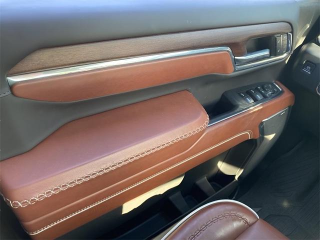 Photo of 2024 Onyx Black GMC Sierra 2500