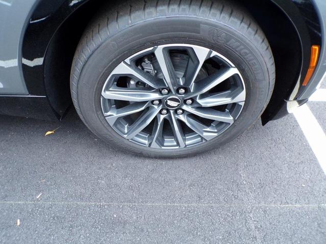 Photo of 2025 Silver Cadillac LYRIQ