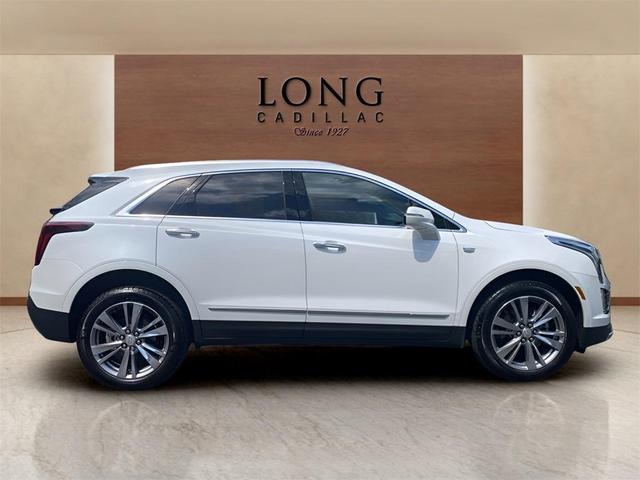 Photo of 2024 Crystal White Tri-Coat Cadillac XT5