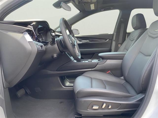 Photo of 2024 Crystal White Tri-Coat Cadillac XT5