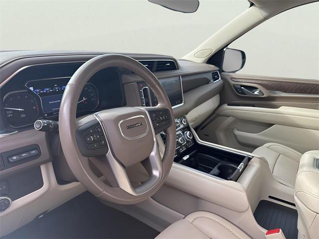 Photo of 2021 Hunter Metallic GMC Yukon XL