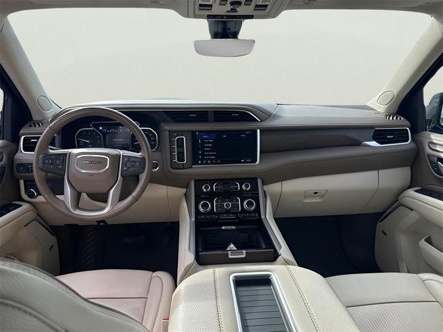 Photo of 2021 Hunter Metallic GMC Yukon XL