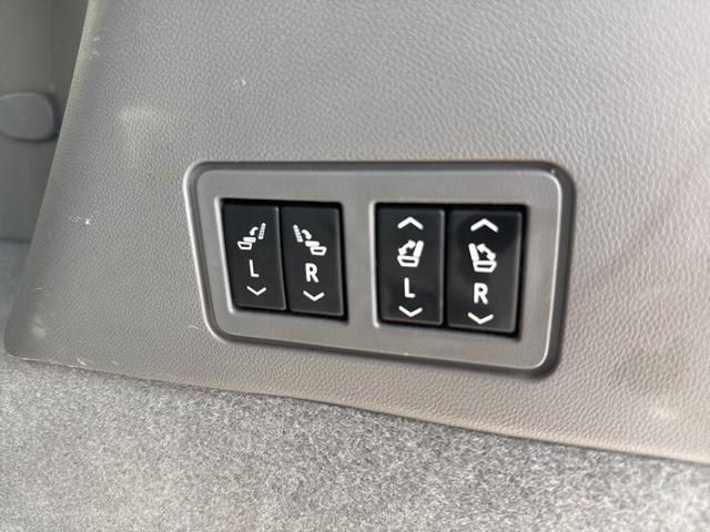 Photo of 2022 Satin Steel Metallic Cadillac XT6