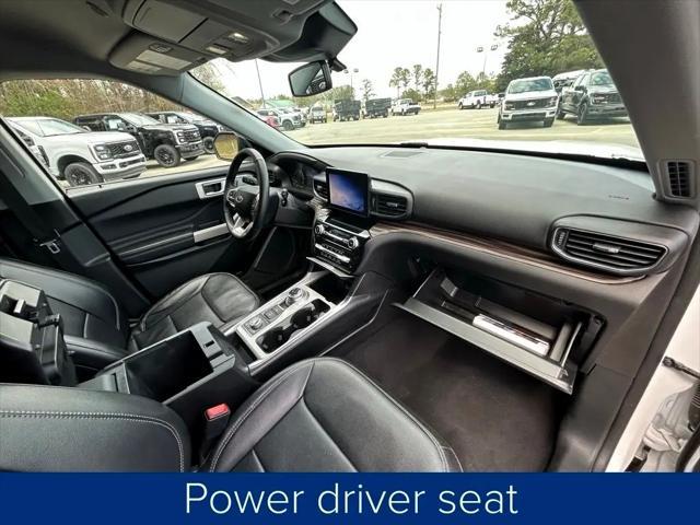 Photo of 2023 White Ford Explorer