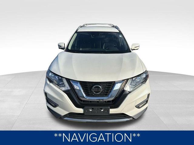 Photo of 2020 White Nissan Rogue
