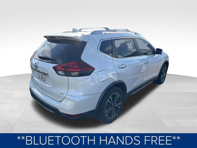 Photo of 2020 White Nissan Rogue
