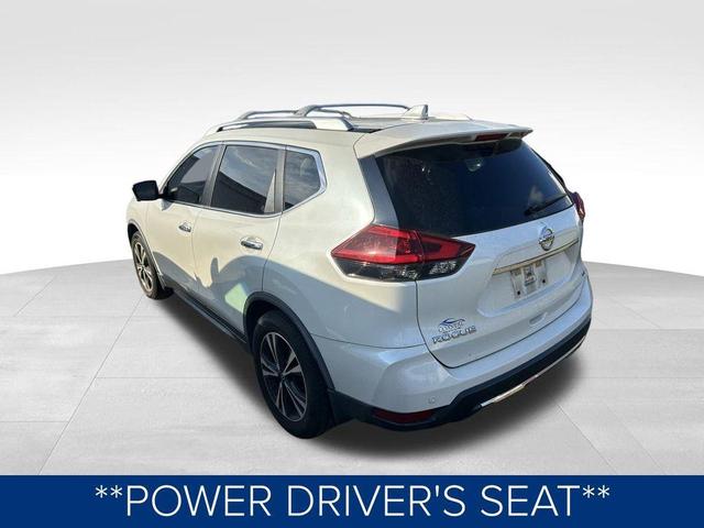 Photo of 2020 White Nissan Rogue