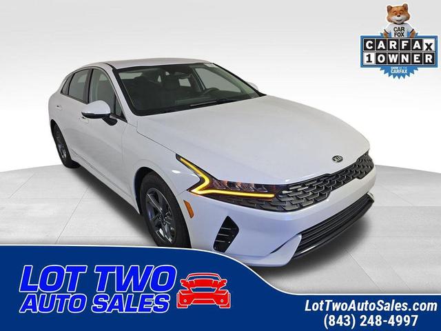 Photo of 2021 Glacial White Pearl Kia K5