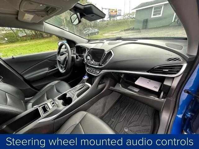 Photo of 2017 Kinetic Blue Metallic Chevrolet Volt