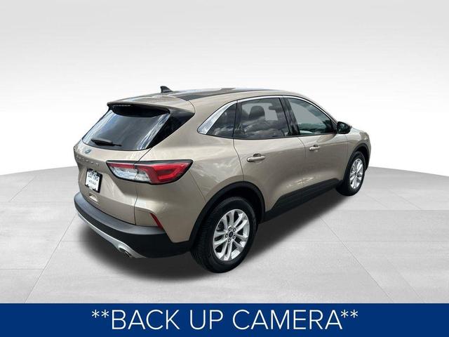 Photo of 2020 Desert Gold Metallic Ford Escape