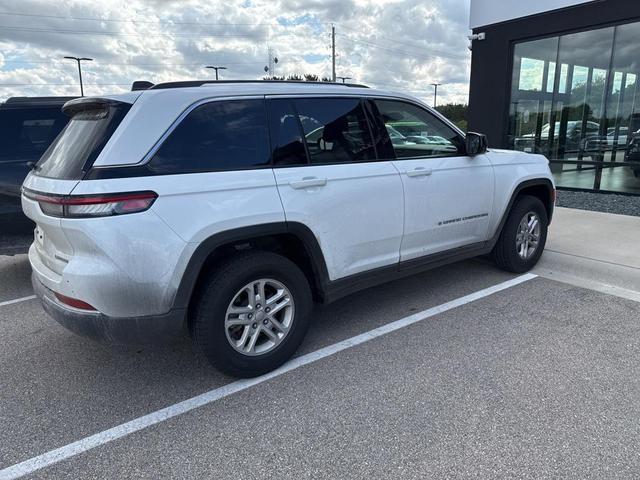 Photo of 2023 Bright White Clearcoat Jeep Grand Cherokee