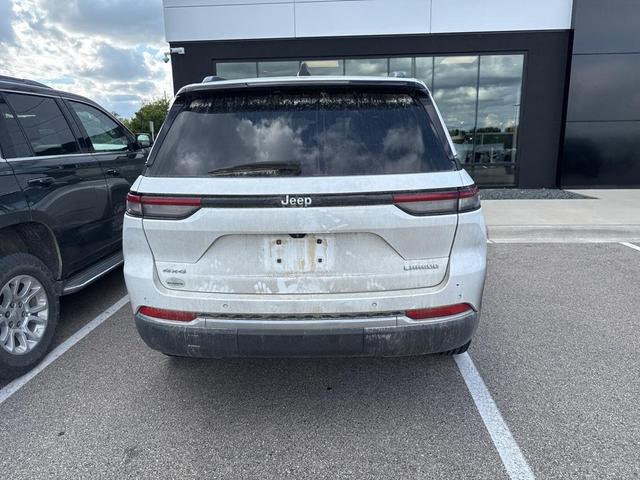 Photo of 2023 Bright White Clearcoat Jeep Grand Cherokee