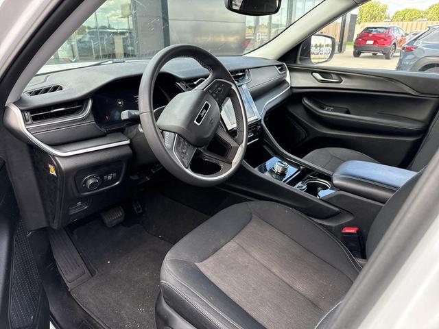 Photo of 2023 Bright White Clearcoat Jeep Grand Cherokee