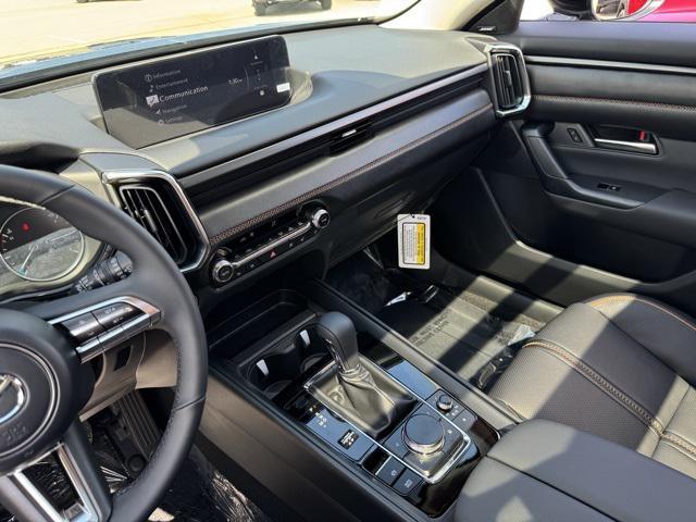 Photo of 2025 Gray Mazda CX-50