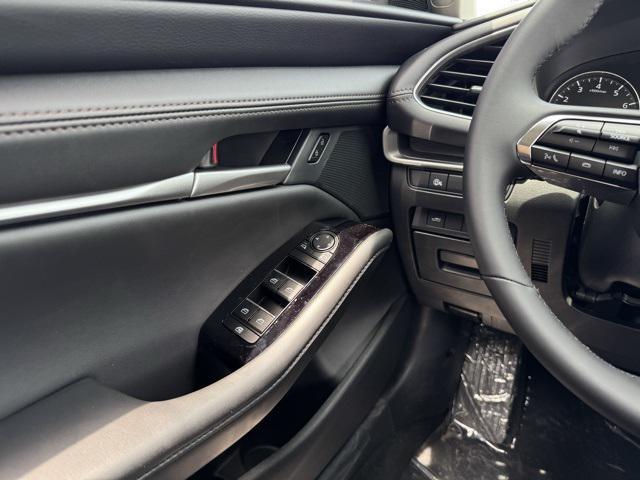 Photo of 2025 Ceramic White Mazda Mazda3