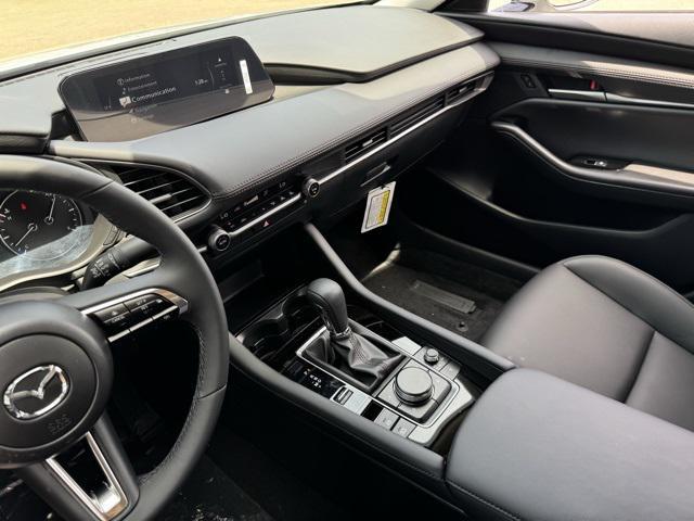 Photo of 2025 Ceramic White Mazda Mazda3