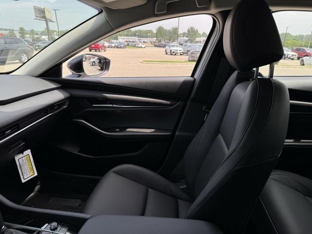 Photo of 2025 Ceramic White Mazda Mazda3