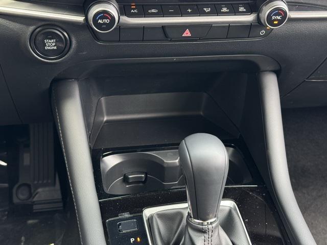 Photo of 2025 Ceramic White Mazda Mazda3
