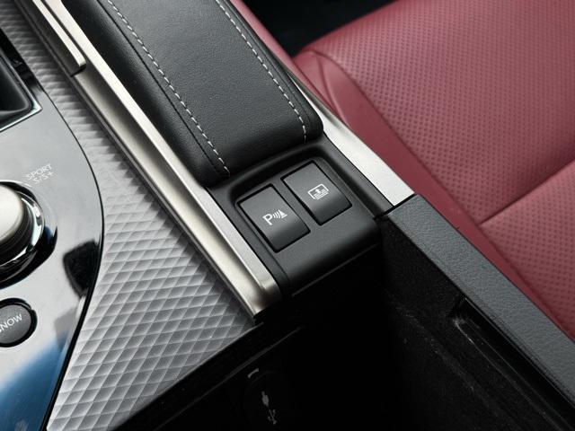 Photo of 2019 Atomic Silver Lexus GS 350
