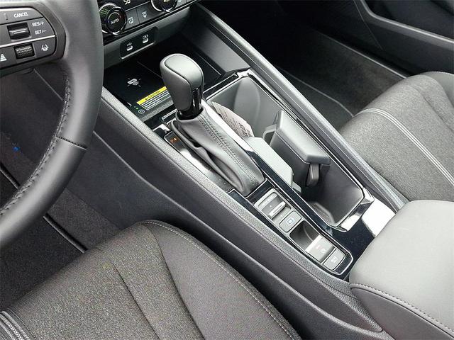 Photo of 2025 Platinum White Pearl Honda Accord Hybrid