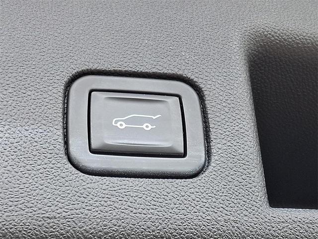 Photo of 2021 Summit White Chevrolet Equinox