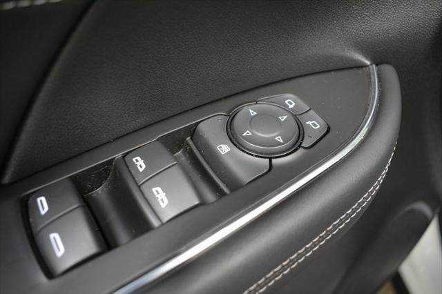 Photo of 2023 Summit White Buick Envision