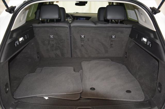 Photo of 2023 Summit White Buick Envision