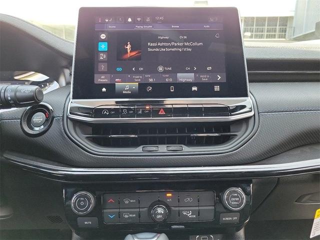 Photo of 2025 Silver Zynith Jeep Compass