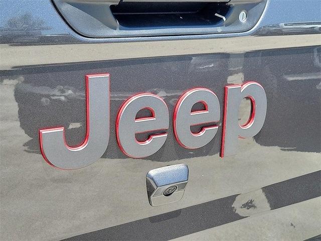 Photo of 2025 Granite Crystal Clearcoat Metallic Jeep Gladiator