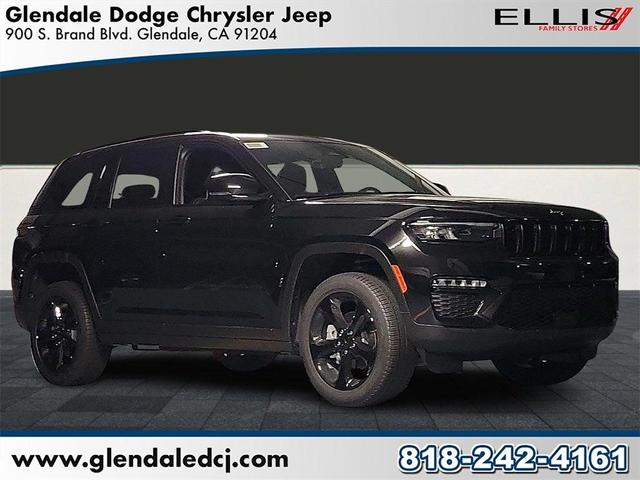 Photo of 2025 Diamond Black Jeep Grand Cherokee