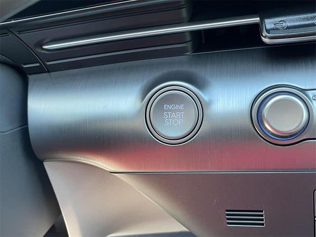 Photo of 2026 Ecotronic Gray Pearl Hyundai KONA