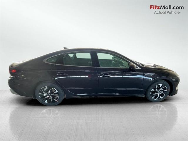 Photo of 2025 Carbon Blue Hyundai SONATA