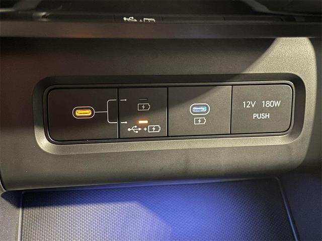 Photo of 2025 White Pearl Hyundai TUCSON