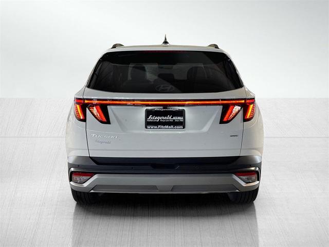 Photo of 2025 White Pearl Hyundai TUCSON