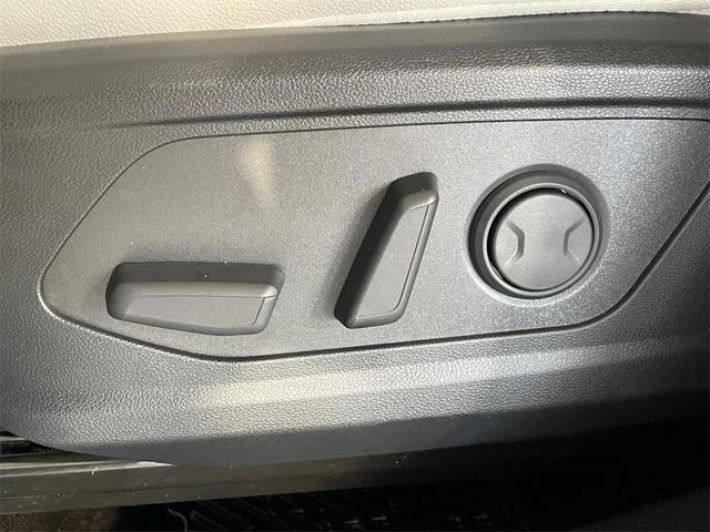 Photo of 2025 White Pearl Hyundai TUCSON