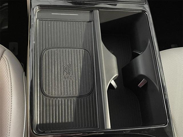 Photo of 2025 White Pearl Hyundai TUCSON
